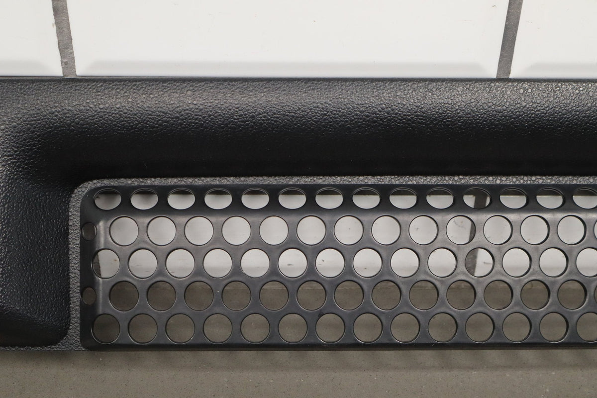 2003-2007 Hummer H2 Lower Front Grille 15078156