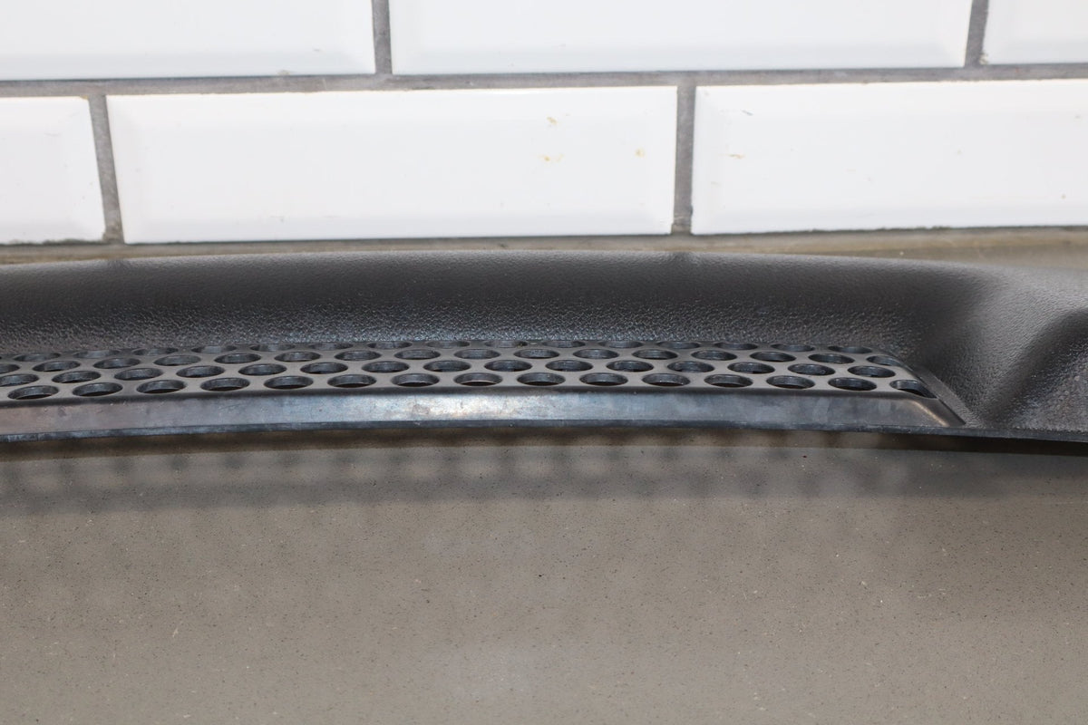2003-2007 Hummer H2 Lower Front Grille 15078156