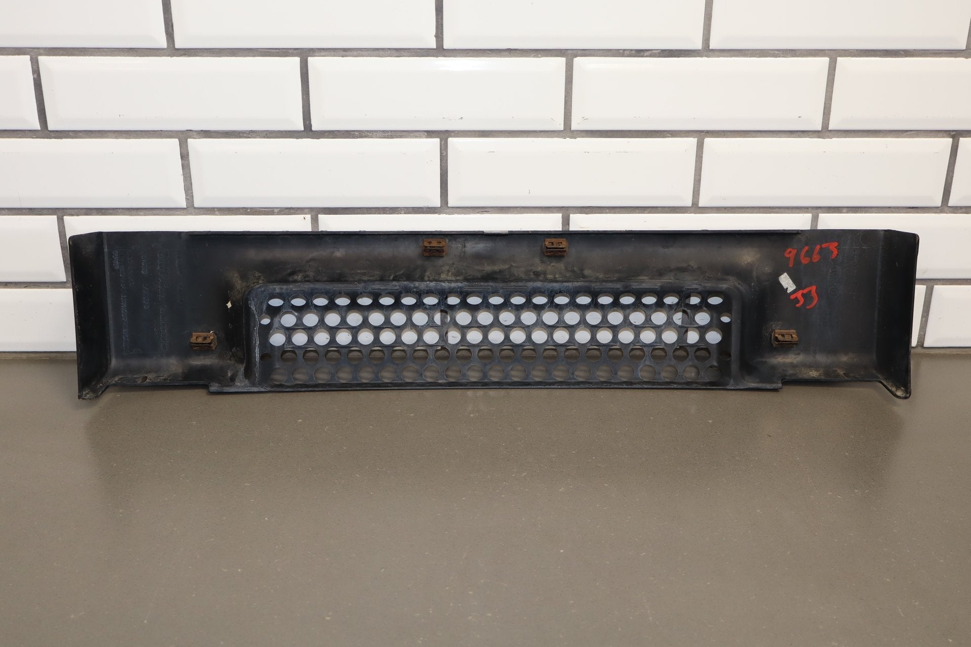 2003-2007 Hummer H2 Lower Front Grille 15078156