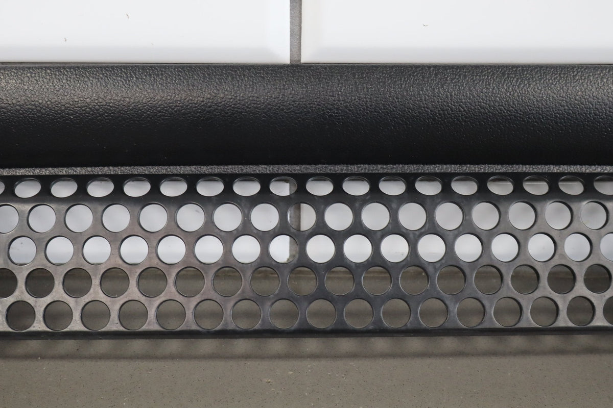 2003-2007 Hummer H2 Lower Front Grille 15078156