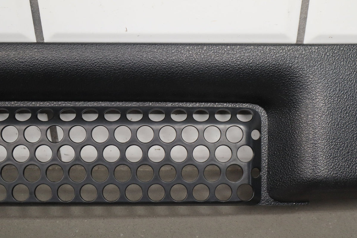 2003-2007 Hummer H2 Lower Front Grille 15078156