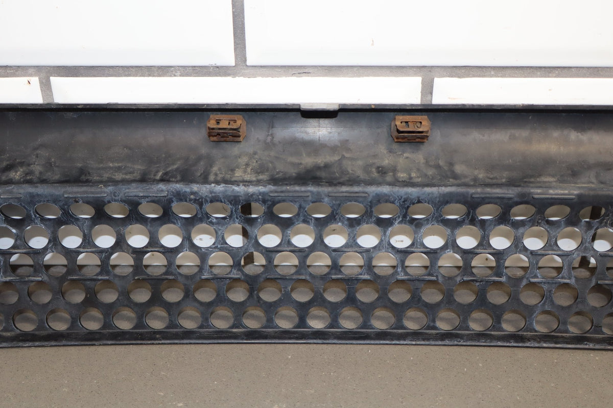2003-2007 Hummer H2 Lower Front Grille 15078156