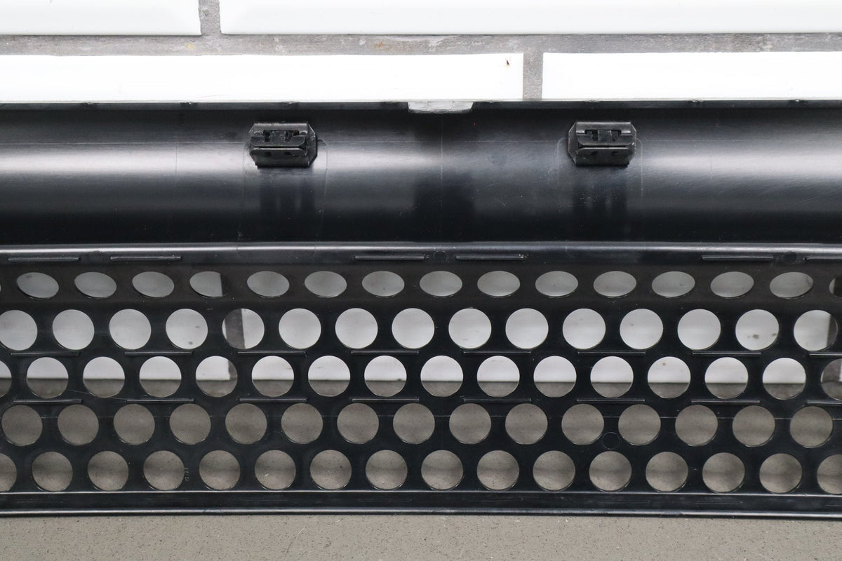 2003-2007 Hummer H2 Lower Front Grille 15078156