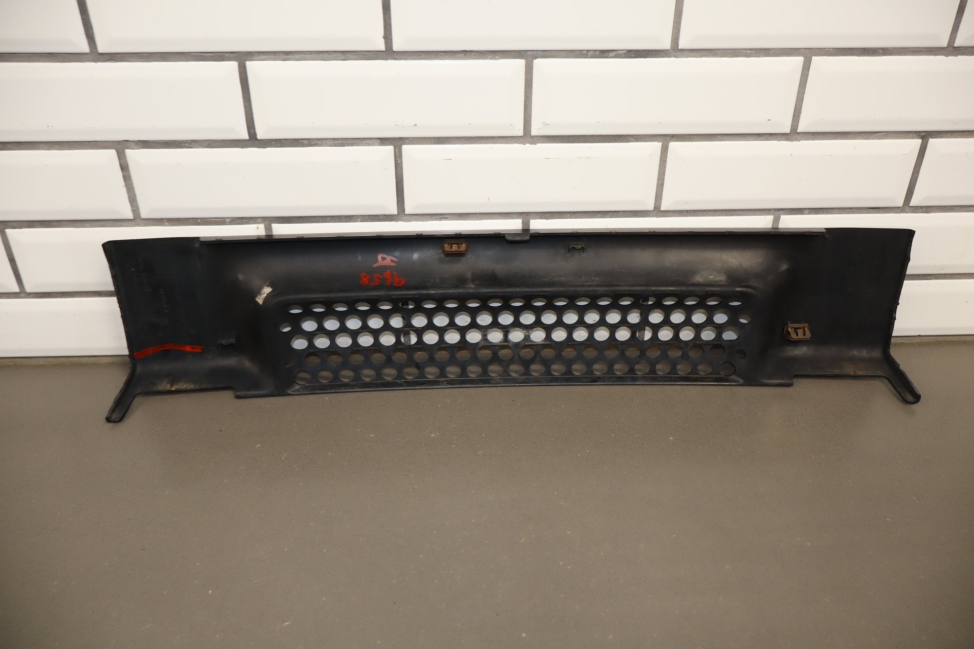 2003-2007 Hummer H2 Lower Grille 15078155