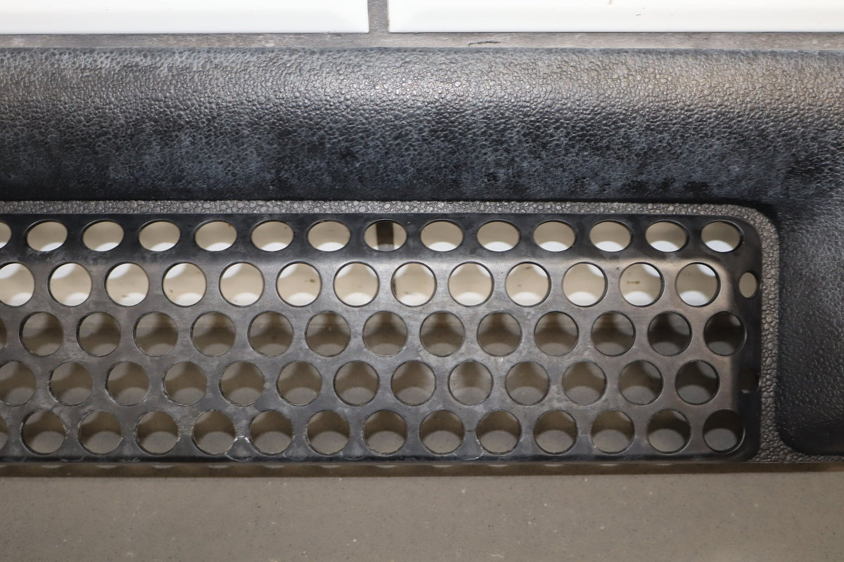 2003-2007 Hummer H2 Lower Grille 15078155