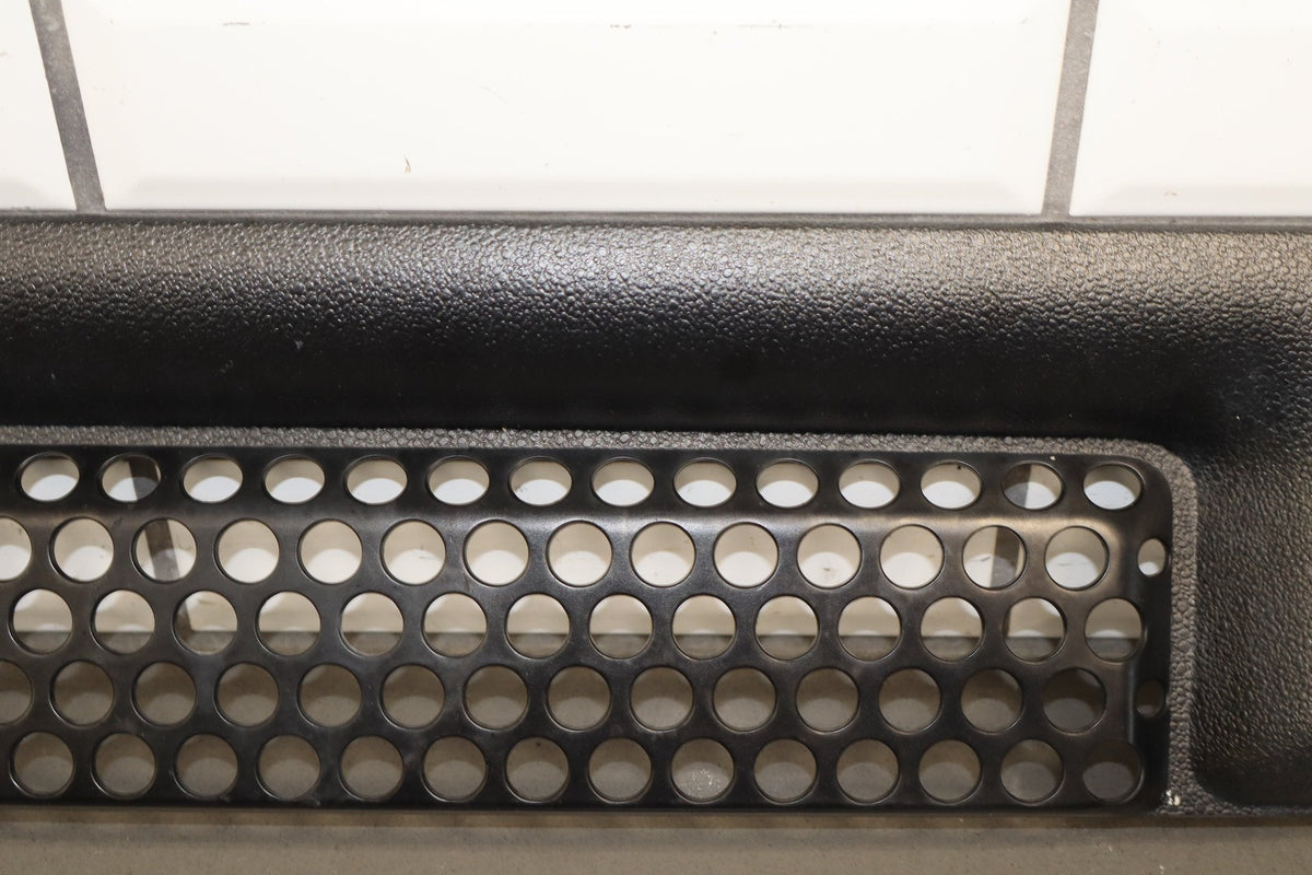 2003-2007 Hummer H2 Lower Grille 15078155
