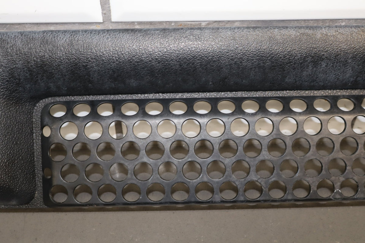 2003-2007 Hummer H2 Lower Grille 15078155