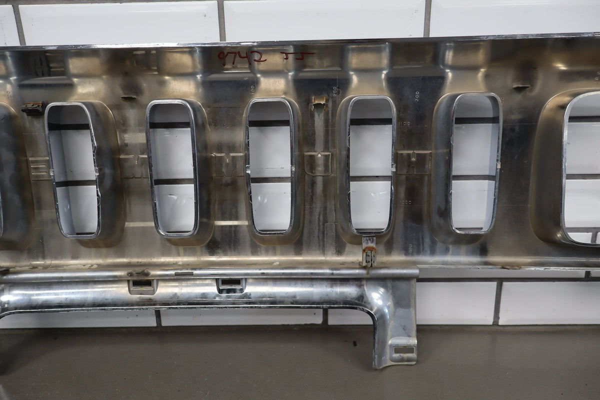 2003-2007 Hummer H2 Main Chrome Radiator Grille 15777617