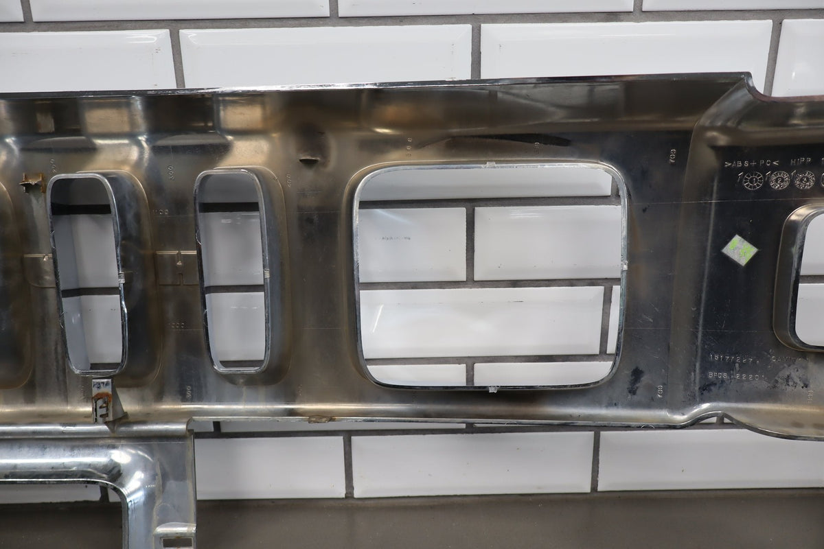 2003-2007 Hummer H2 Main Chrome Radiator Grille 15777617