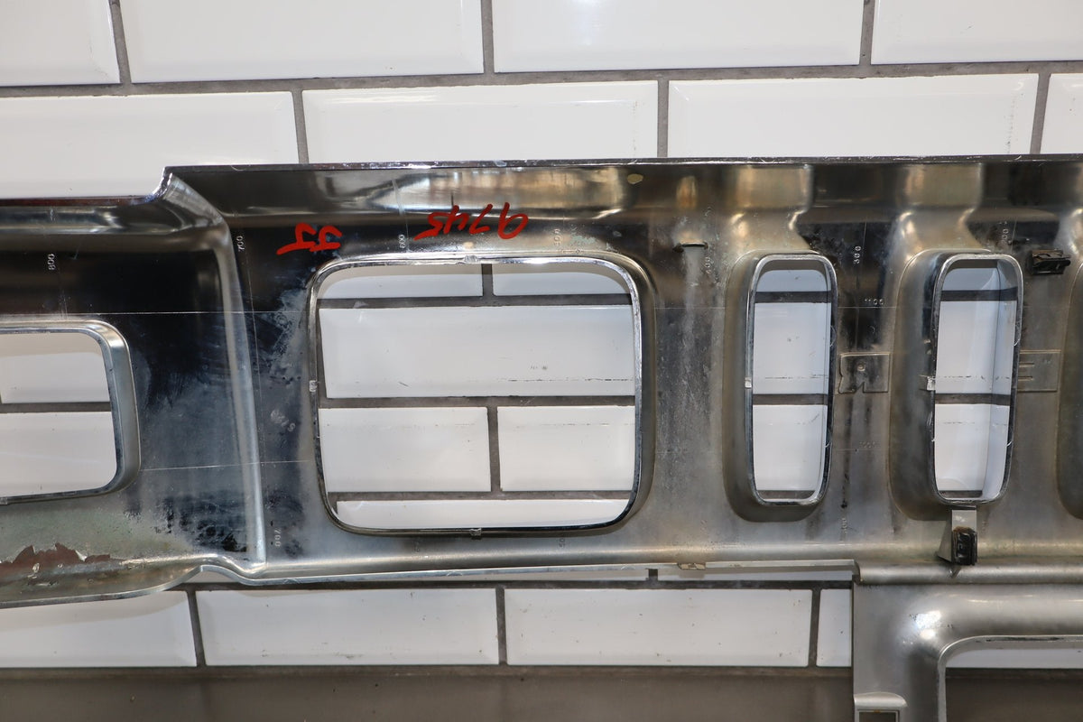 2003-2007 Hummer H2 Main Chrome Radiator Grille 15777617 - Chips, Bubbling