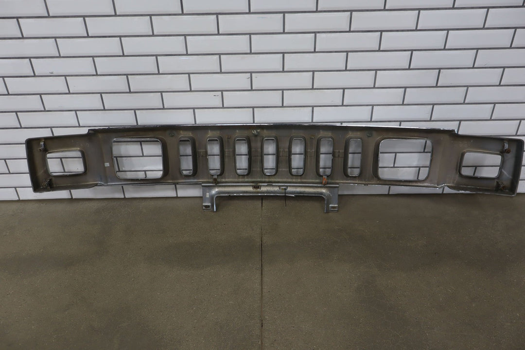 2003 - 2007 Hummer H2 OEM Upper Headlight Bumper Chrome Grille *1 Broken Tab*