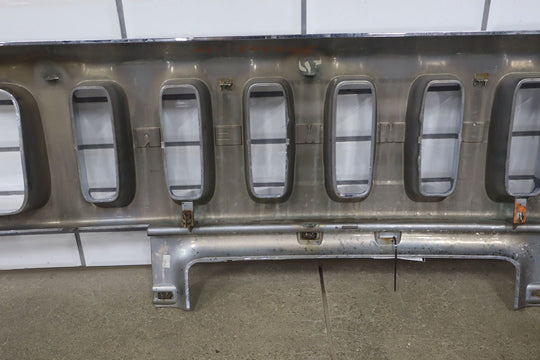 2003 - 2007 Hummer H2 OEM Upper Headlight Bumper Chrome Grille *1 Broken Tab*