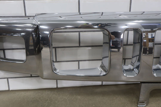2003 - 2007 Hummer H2 OEM Upper Headlight Bumper Chrome Grille *1 Broken Tab*