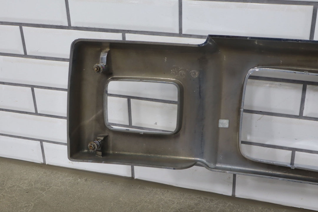 2003 - 2007 Hummer H2 OEM Upper Headlight Bumper Chrome Grille *1 Broken Tab*