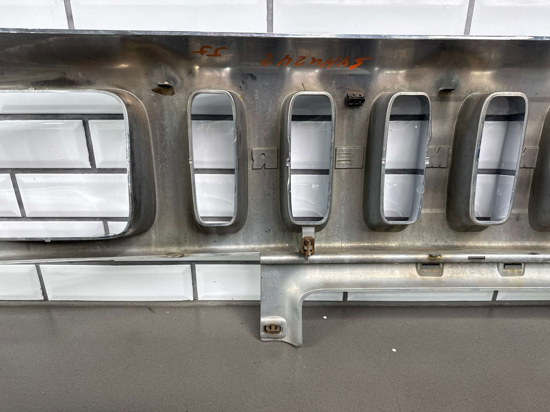 2003 - 2007 Hummer H2 OEM Upper Headlight Bumper Grille (Chrome) *Weathered*