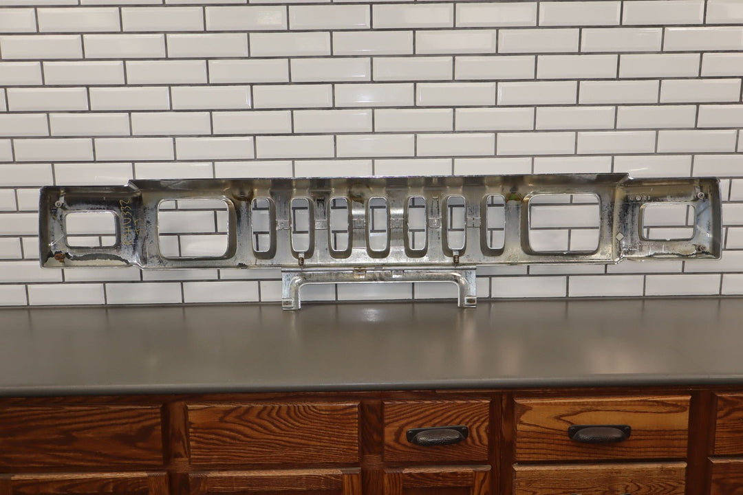 2003 - 2007 Hummer H2 OEM Upper Headlight Bumper Grille (Chrome) *Weathered*