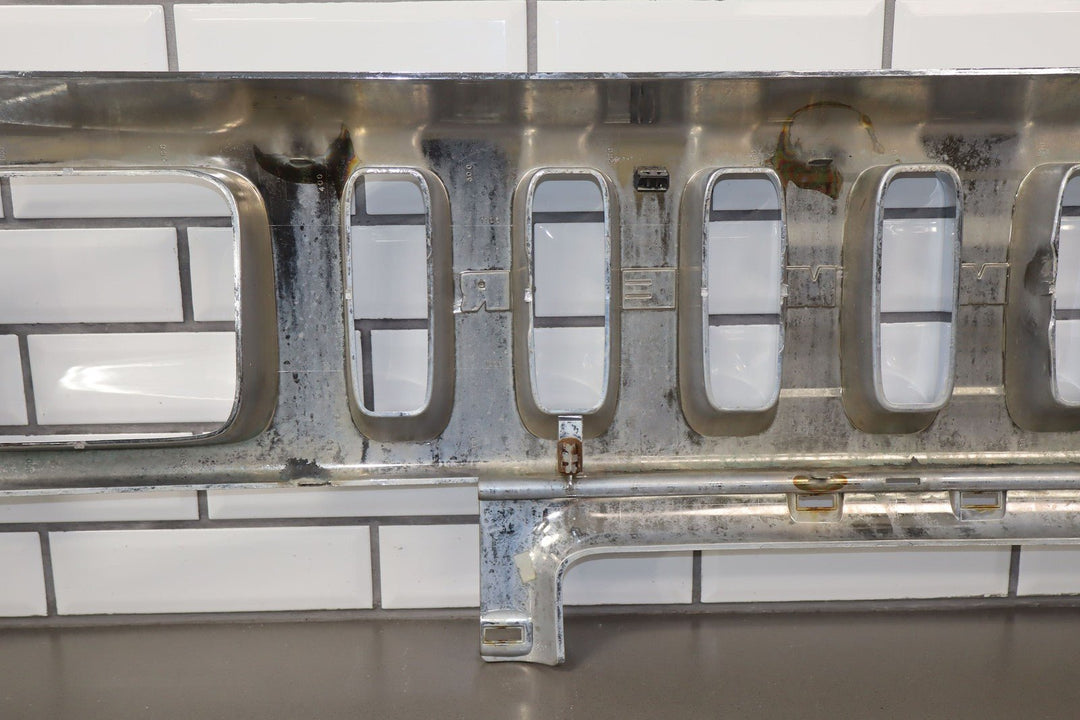 2003 - 2007 Hummer H2 OEM Upper Headlight Bumper Grille (Chrome) *Weathered*