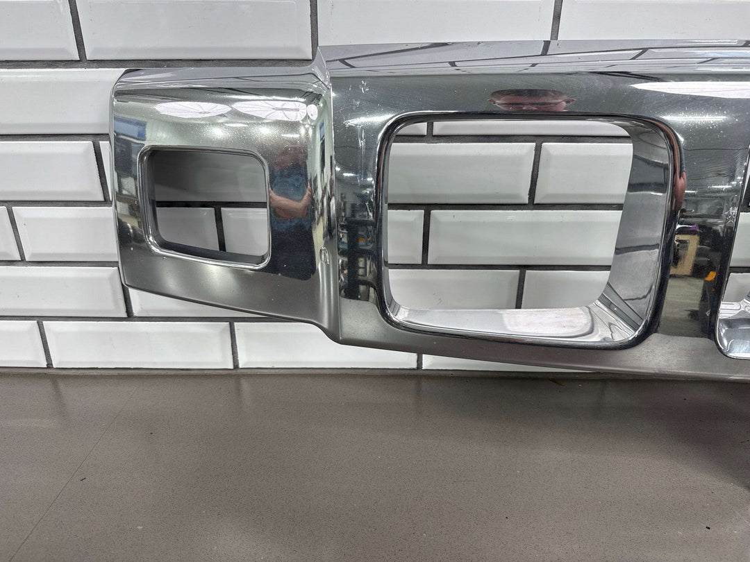 2003 - 2007 Hummer H2 OEM Upper Headlight Bumper Grille (Chrome) *Weathered*