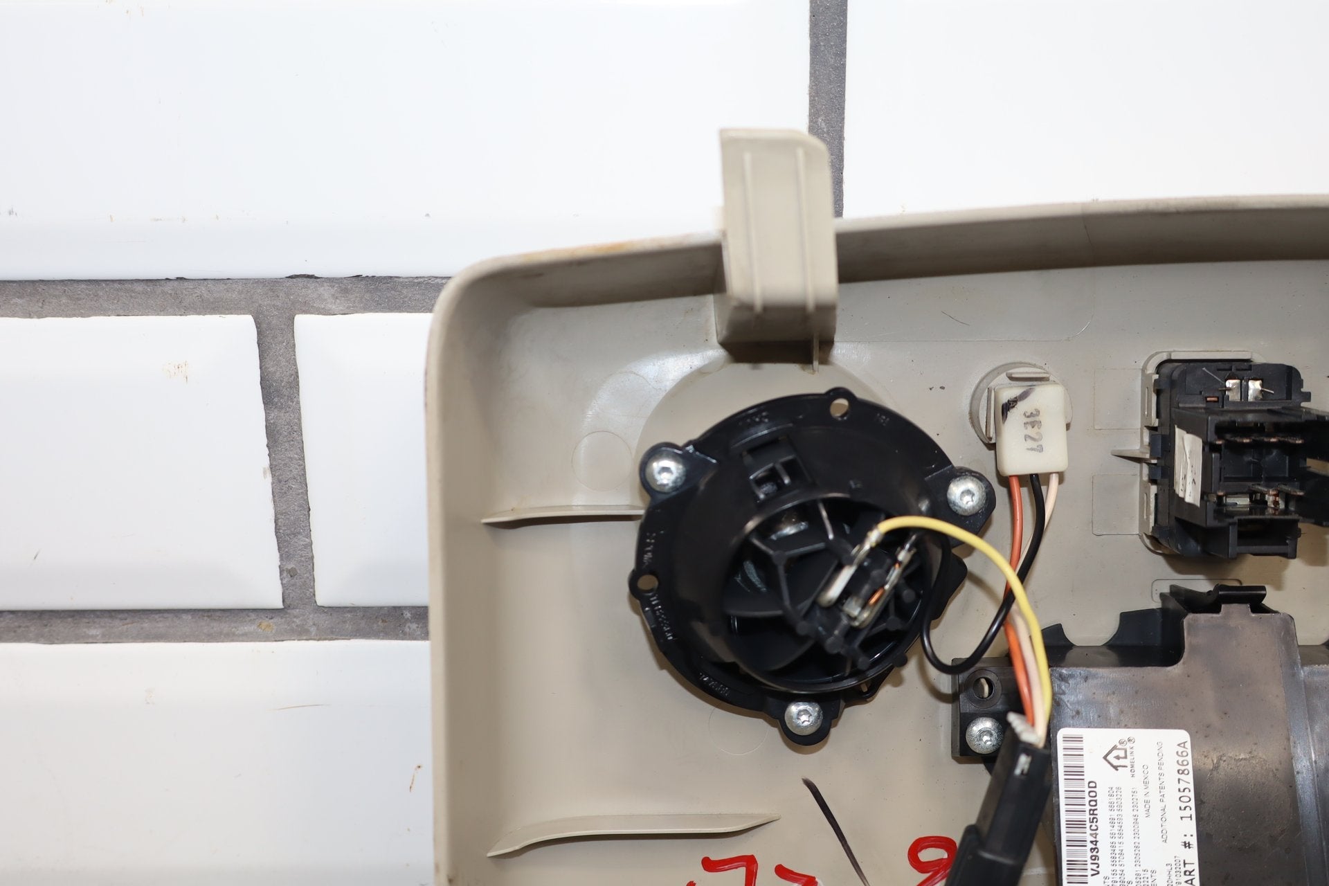 2003-2007 Hummer H2 Overhead Roof Console- With Sunroof