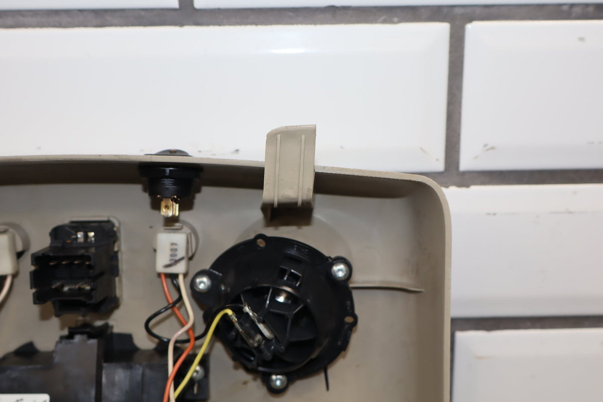 2003-2007 Hummer H2 Overhead Roof Console- With Sunroof