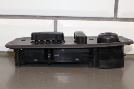 2003-2007 Hummer H2- Passenger Right Power Seat Adjuster Switch W/ Bezel