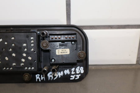 2003-2007 Hummer H2- Passenger Right Power Seat Adjuster Switch W/ Bezel