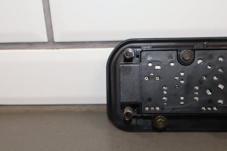 2003-2007 Hummer H2- Passenger Right Power Seat Adjuster Switch W/ Bezel