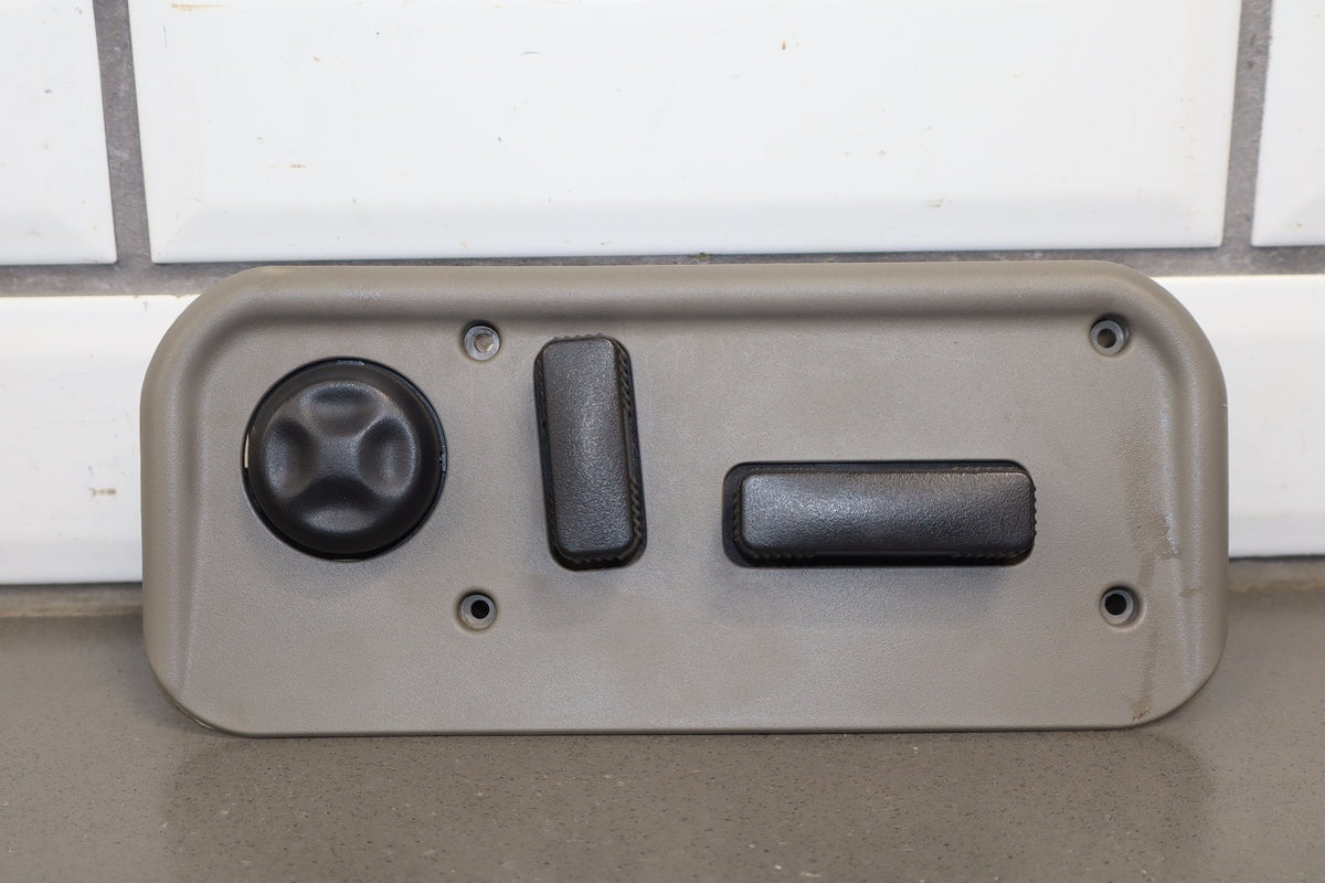 2003-2007 Hummer H2- Passenger Right Power Seat Adjuster Switch W/ Bezel