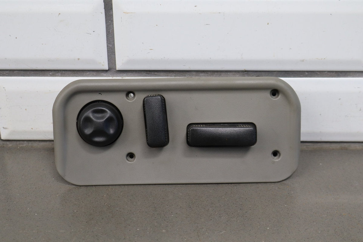 2003-2007 Hummer H2 - Passenger Right Power Seat Adjuster Switch W/ Bezel