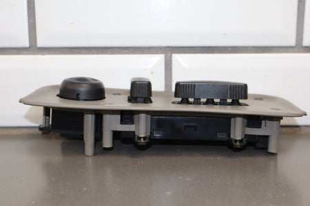 2003-2007 Hummer H2- Passenger Right Power Seat Adjuster Switch W/ Bezel