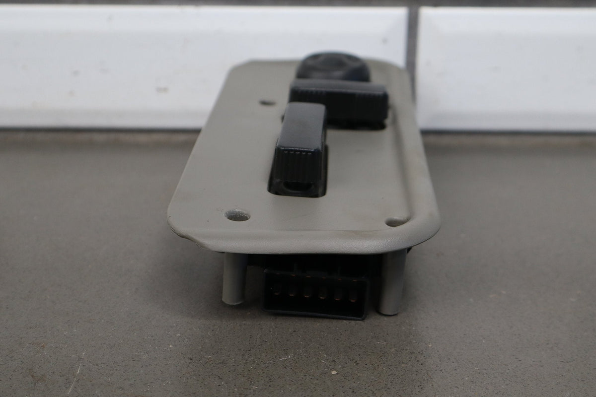 2003-2007 Hummer H2 - Passenger Right Power Seat Adjuster Switch W/ Bezel
