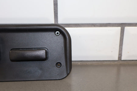 2003-2007 Hummer H2- Passenger Right Power Seat Adjuster Switch W/ Bezel