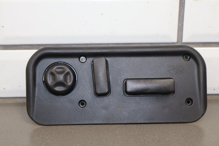 2003-2007 Hummer H2- Passenger Right Power Seat Adjuster Switch W/ Bezel