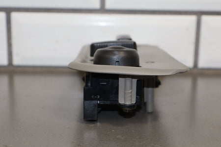 2003-2007 Hummer H2- Passenger Right Power Seat Adjuster Switch W/ Bezel
