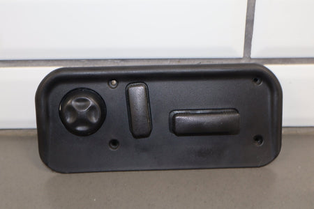 2003-2007 Hummer H2- Passenger Right Power Seat Adjuster Switch W/ Bezel