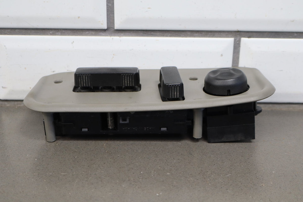 2003-2007 Hummer H2 - Passenger Right Power Seat Adjuster Switch W/ Bezel