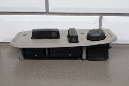 2003-2007 Hummer H2 - Passenger Right Power Seat Adjuster Switch W/ Bezel