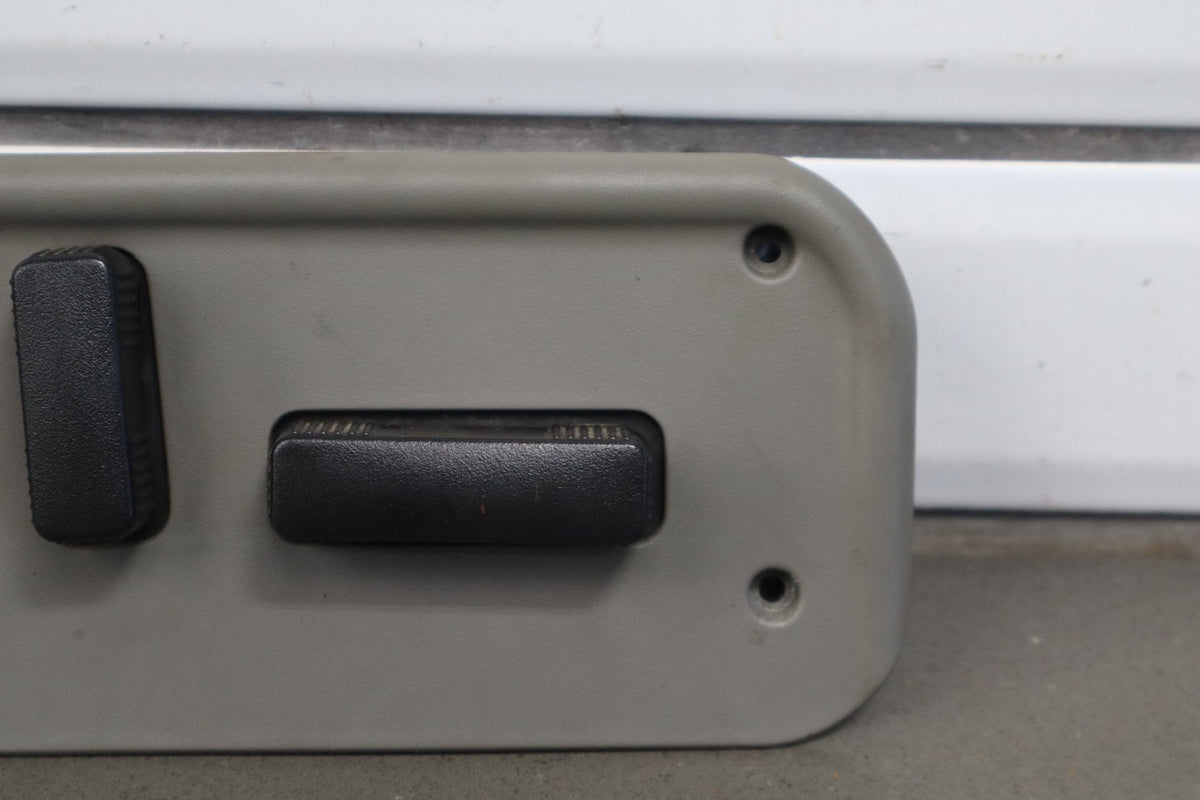 2003-2007 Hummer H2 - Passenger Right Power Seat Adjuster Switch W/ Bezel