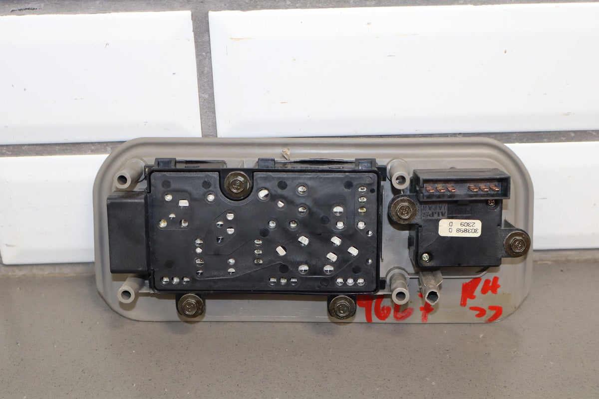 2003-2007 Hummer H2- Passenger Right Power Seat Adjuster Switch W/ Bezel