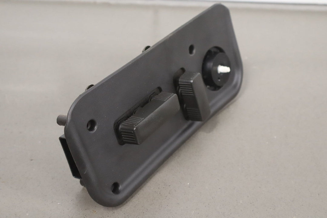 2003 - 2007 Hummer H2 Passenger Right RH Front Seat Switch