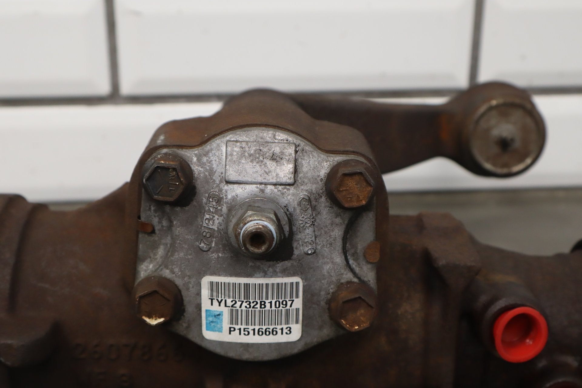 2003-2007 Hummer H2- Power Steering Gear 186386 Miles