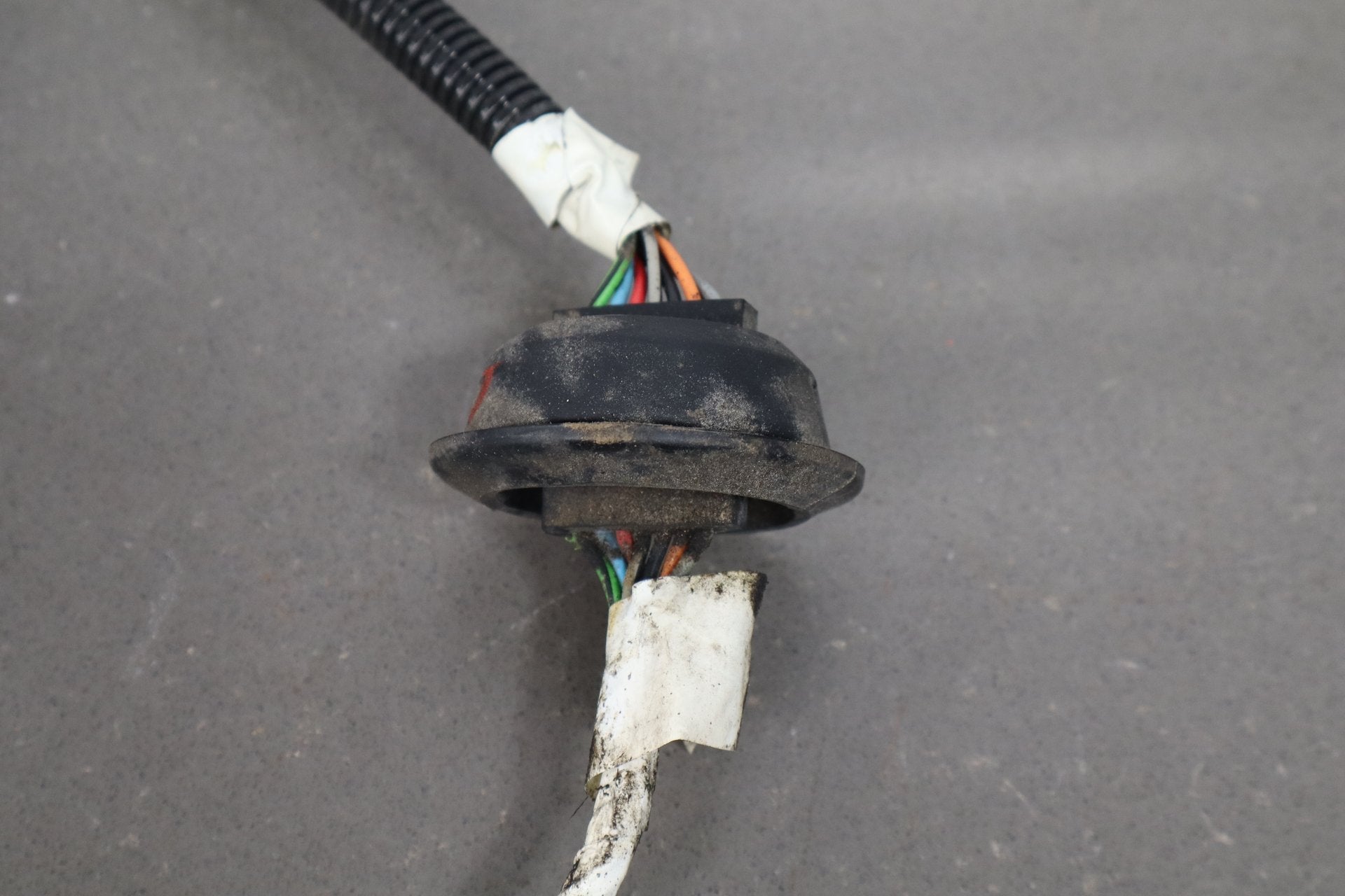 2003-2007 Hummer H2 - RH Passenger Taillight Wiring Harness 12335953