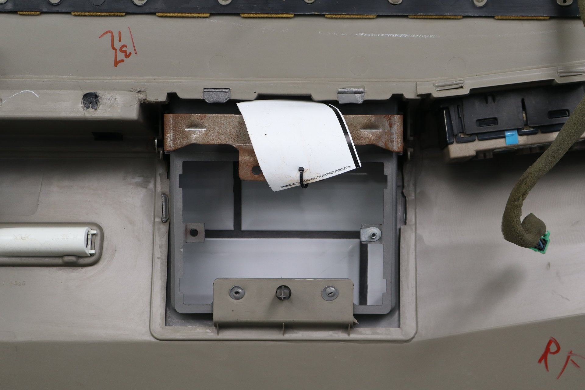 2003-2007 Hummer H2 - Right Front Door Trim Panel 15846874