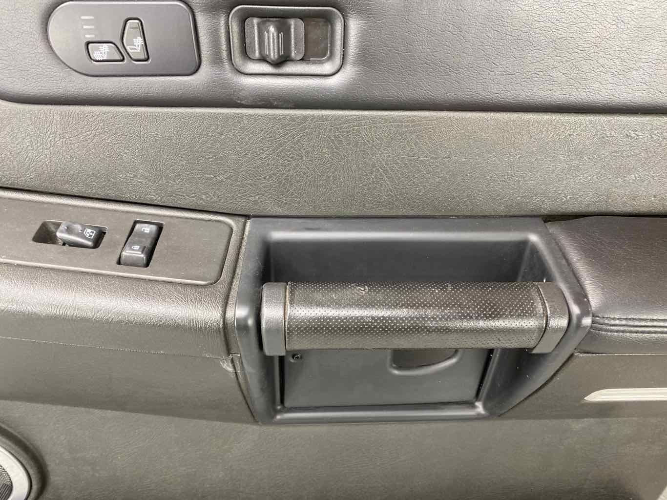 2003-2007 Hummer H2- Right Front Door Trim Panel 15846874