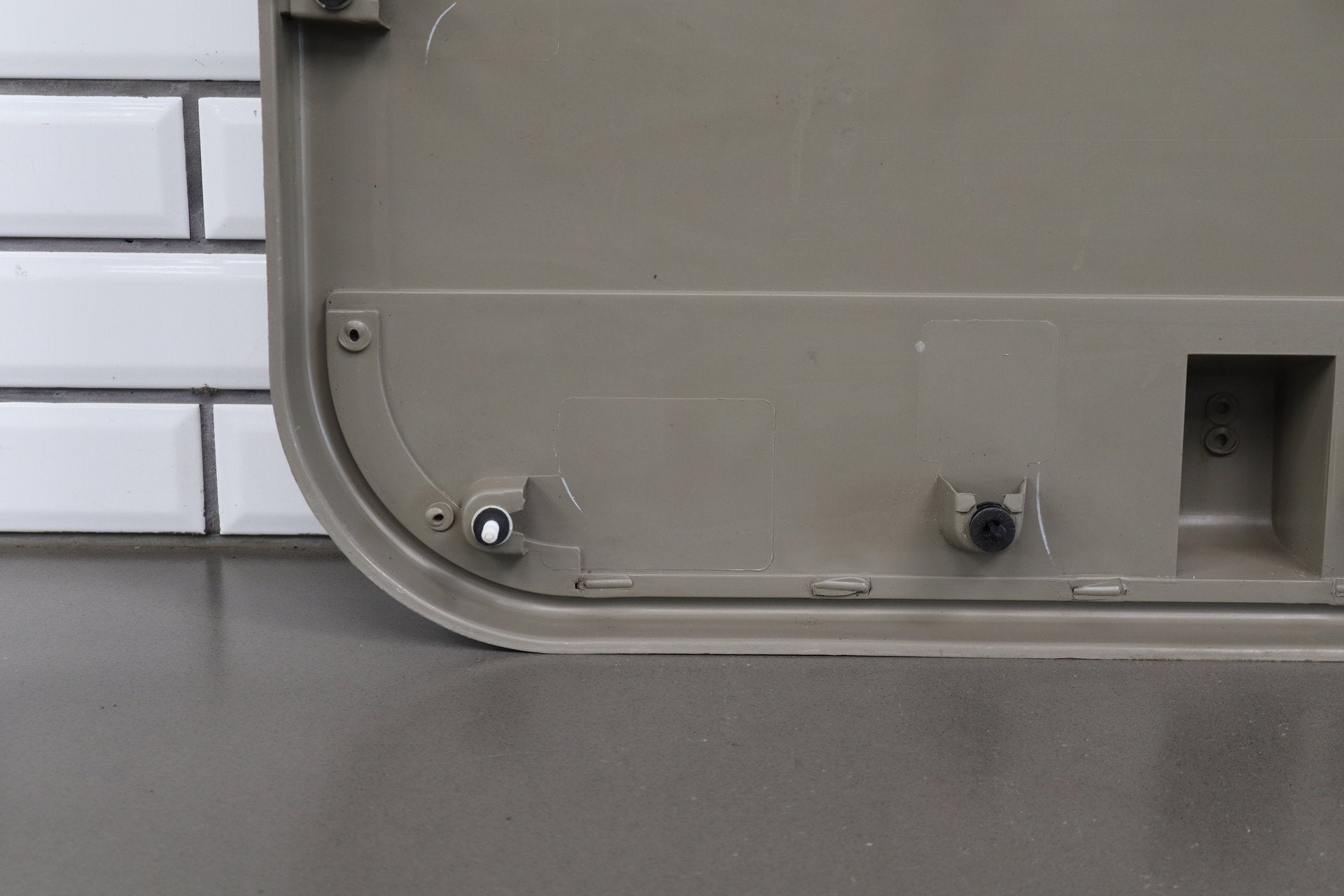 2003-2007 Hummer H2 - Right Front Door Trim Panel 15846874