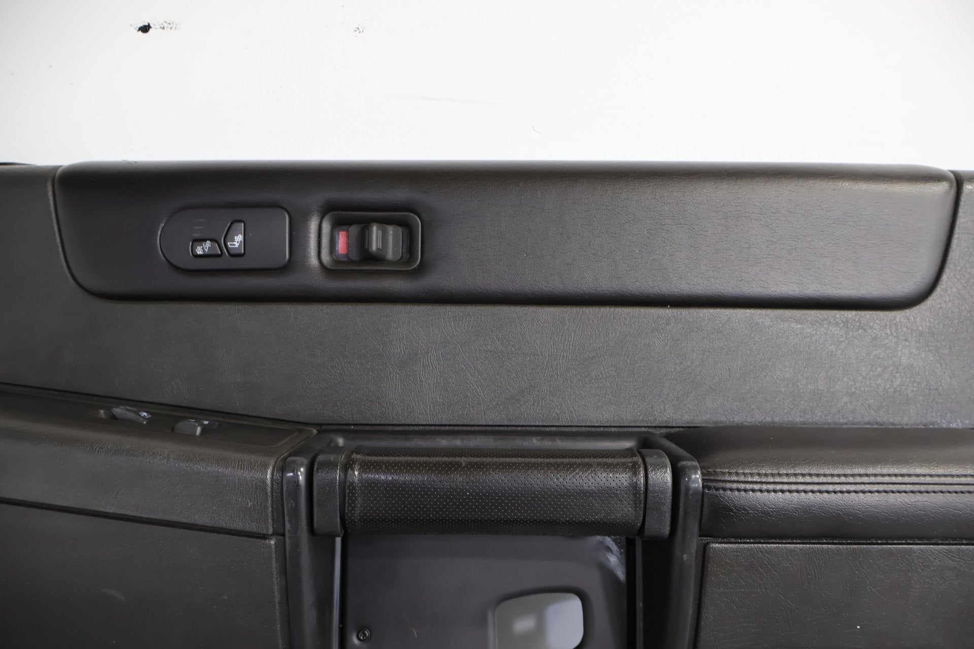 2003-2007 Hummer H2- Right Front Door Trim Panel Black 48 15846874