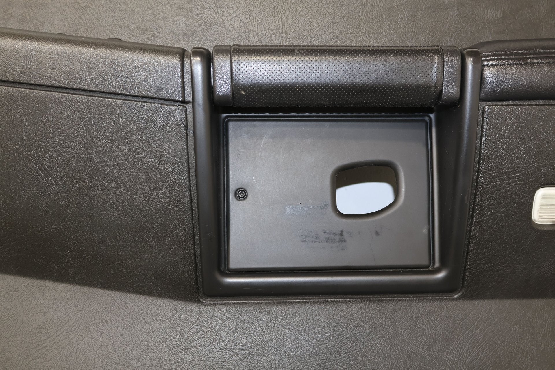 2003-2007 Hummer H2- Right Front Door Trim Panel Black 482 15846874