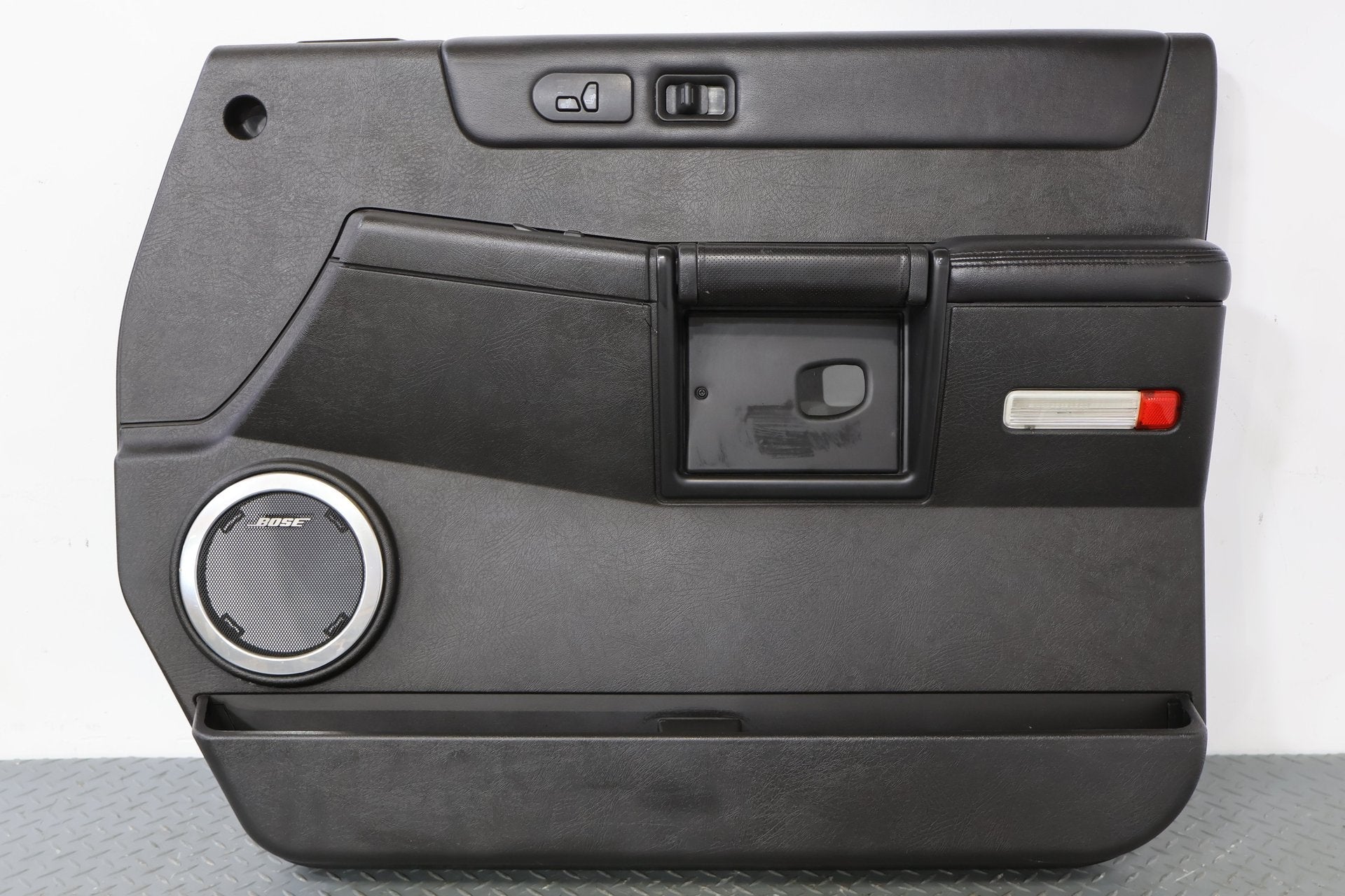 2003-2007 Hummer H2- Right Front Door Trim Panel Black 482 15846874
