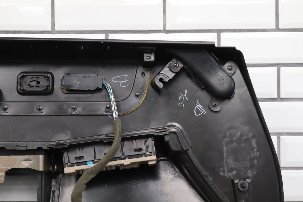 2003-2007 Hummer H2 - Right Front Door Trim Panel Ebony 48 15846874
