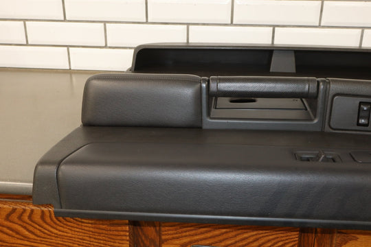 2003 - 2007 Hummer H2 - Right Front Door Trim Panel Ebony 482 15846874